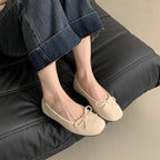 Damen Ballerinas mit glänzender Oberfläche und verspieltem Schleifen-Detail EB