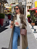 Damen Elegante Trenchcoat mit karierter Innenausstattung und weitgehendem Schnitt R&B