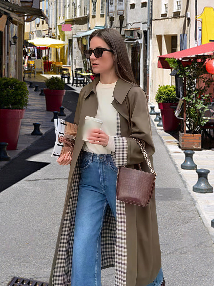Damen Elegante Trenchcoat mit karierter Innenausstattung und weitgehendem Schnitt R&B