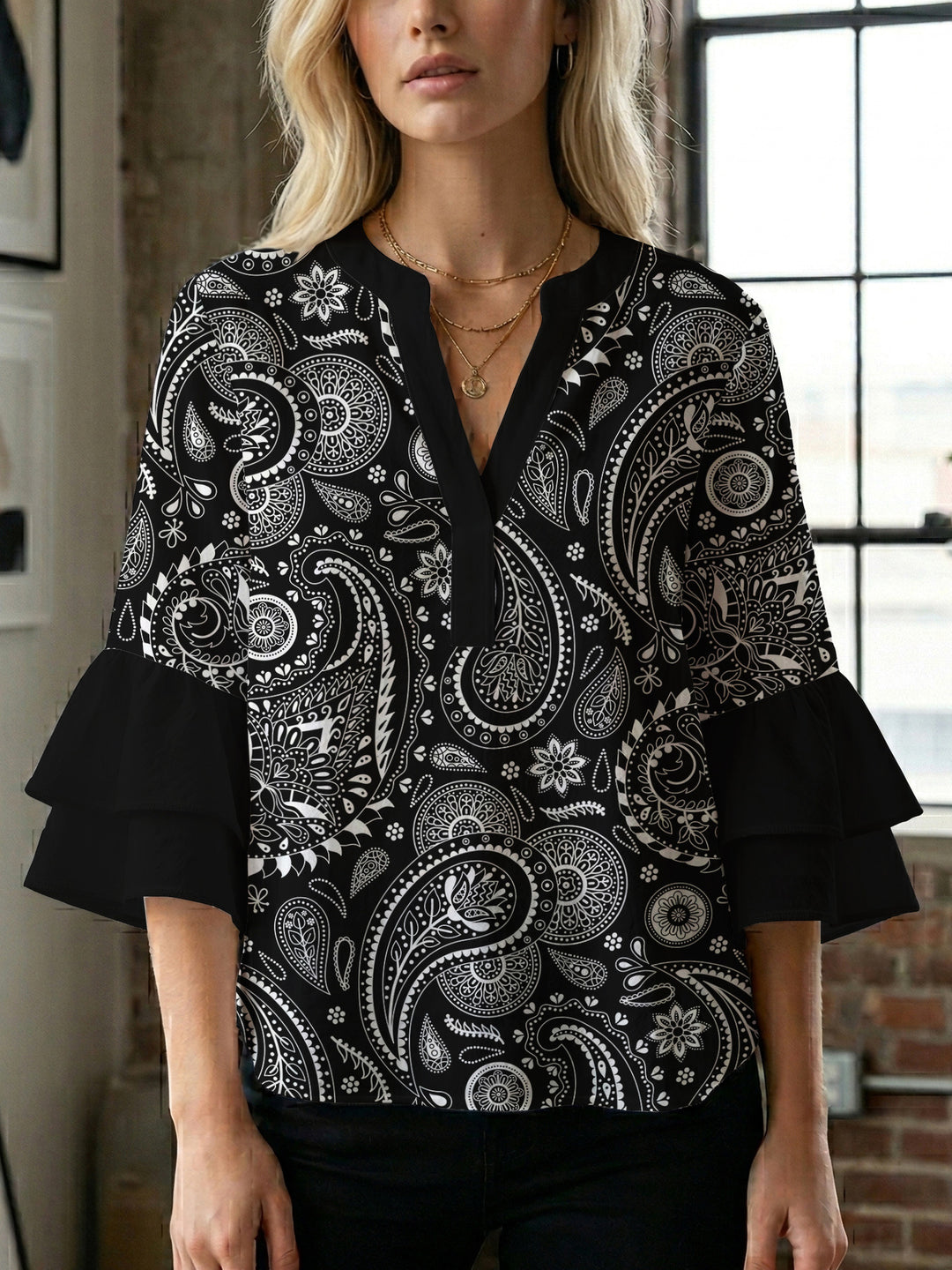 Damen Bluse mit voluminösen Flügelärmel und intensivem Blattmuster R&B