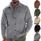 Herren nan Cordjacke mit Stehkragen, Kordelzug, durchgehender Knopfleiste und aufgesetzten Brustklappen R&B