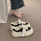 Damen Plateausneaker mit modischen Designelementen und komfortabler Dämpfung