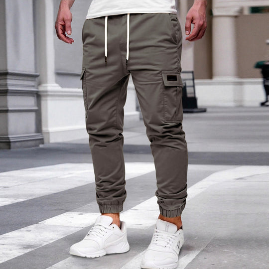 Herren nan tapered Freizeit-Cargohose mit aufgesetzten Klapptaschen, Tunnelzugbund und elastischen Beinabschlüssen R&B