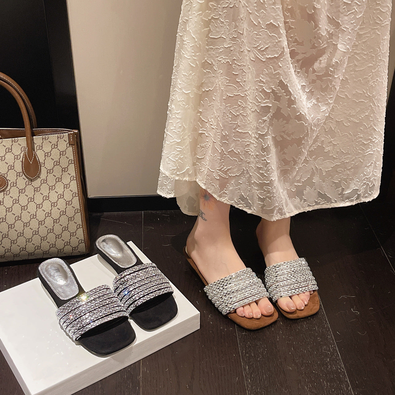 Damen Glamouröse Mules mit funkelnden Strassverzierungen und elegantem Design R&B