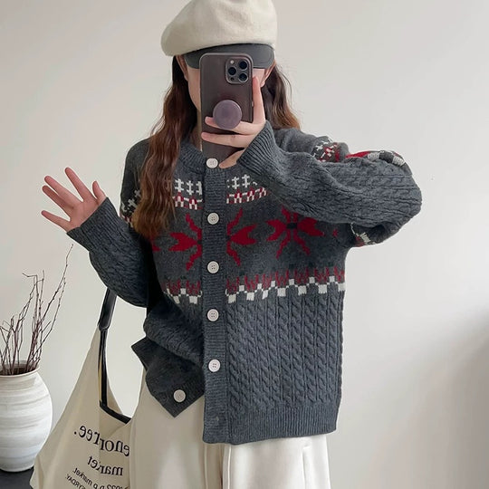 Damen Grobstrick-Cardigan mit dekorativem Zopfmuster und Knopfdetails R&B