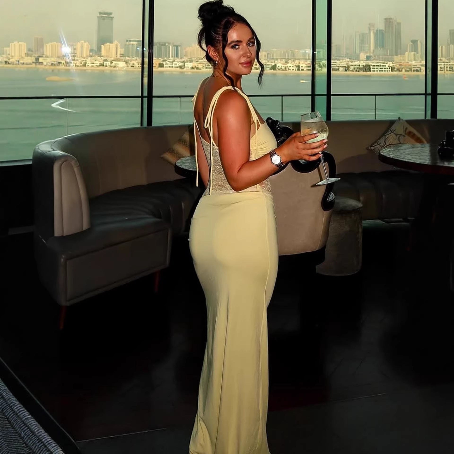 Damen elegantes langes Kleid mit raffiniertem Spitzenoberteil und verstellbaren Trägern R&B