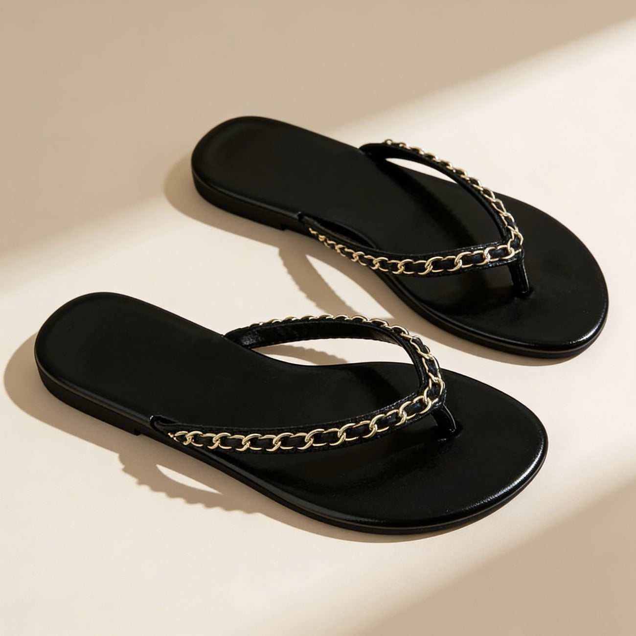 Damen Zehentrenner-Sandalen mit luxuriösem Kettenakzent und komfortablem Fußbett R&B