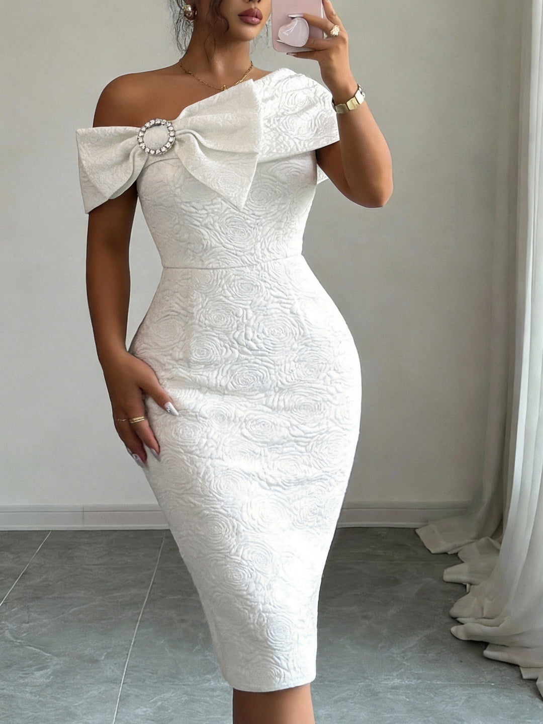 Damen elegantes Cocktailkleid mit asymmetrischem Träger und dekorativem Schleifen-Detail R&B