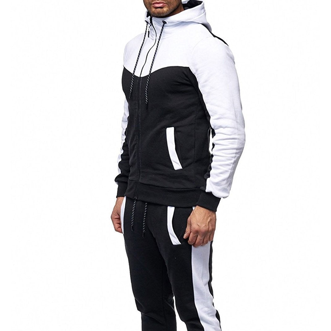 Herren Sportanzug mit Kapuze und seitlichen Taschen
