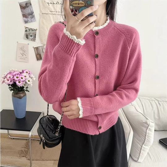 Damen Strickjacke mit Knopfdetails und dekorativem Kragen R&B