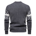 Herren Strickpullover mit modernem Zopfmuster und hohem Stehkragen
