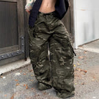 Damen Cargo-Hose im lässigen Camouflage-Stil mit großzügigen Taschen R&B
