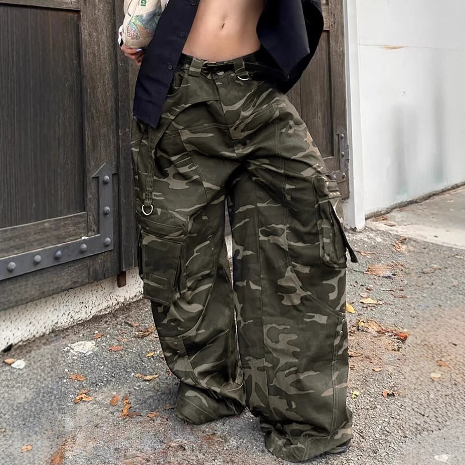 Damen Cargo-Hose im lässigen Camouflage-Stil mit großzügigen Taschen R&B