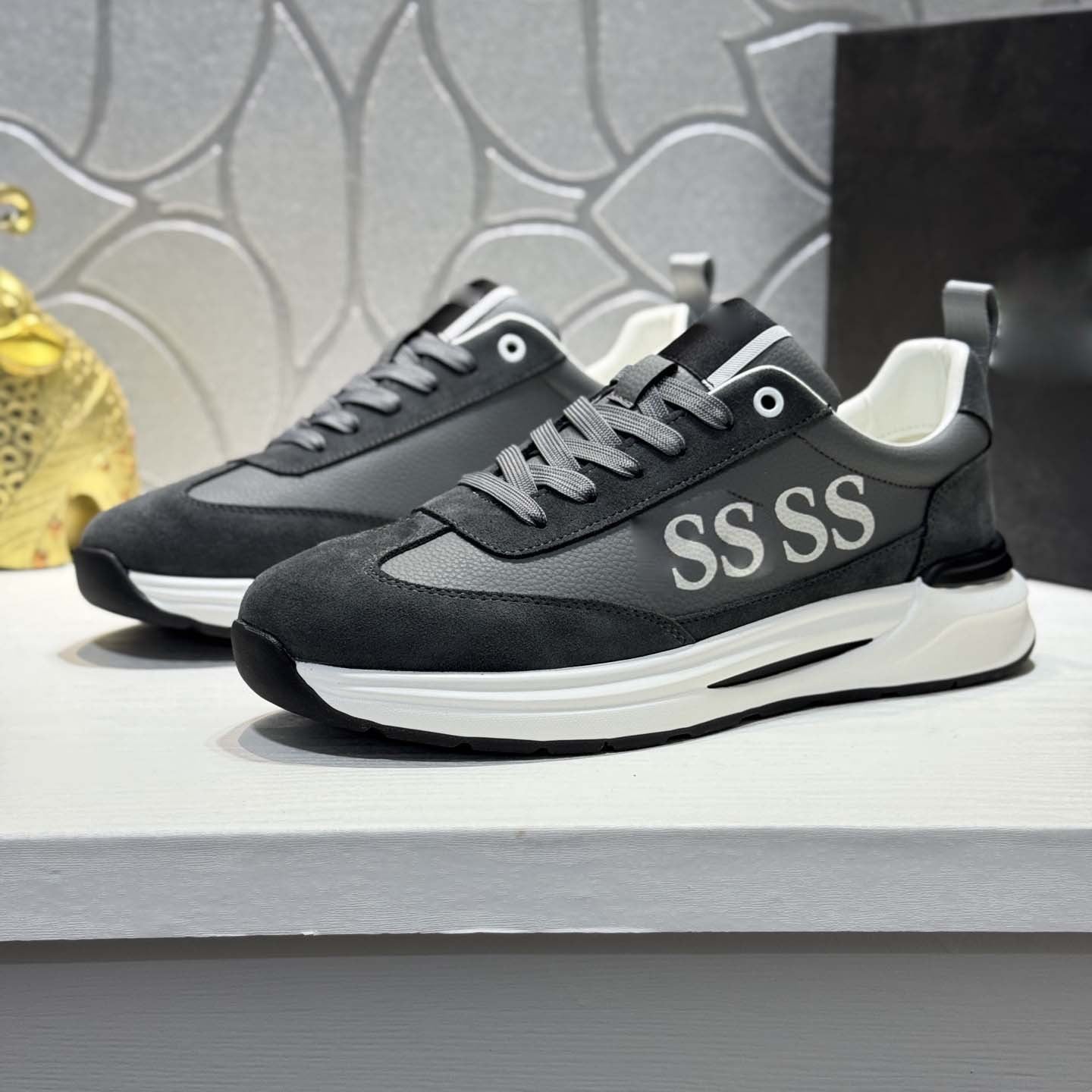 Damen Hochwertige Sport Sneakers mit atmungsaktiver Mesh-Oberfläche und robuster Dämpfungstechnologie R&B