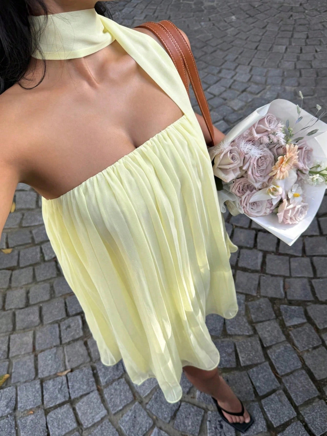 Damen kurzes Sommerkleid mit elegantem Bindegürtel und fließendem Design R&B