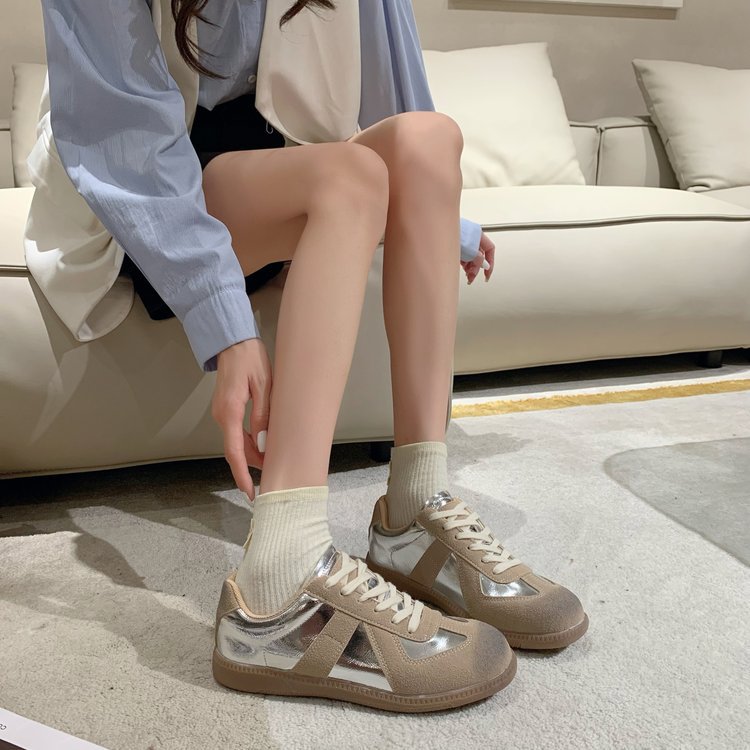 Damen modische Sneakers mit reflektierenden Details und bequemer Sohle R&B
