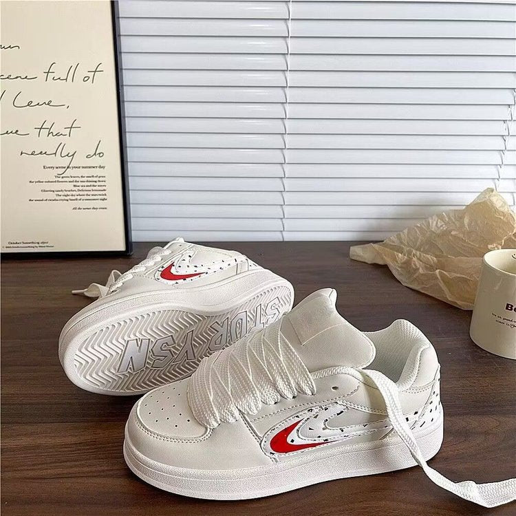 Damen Sportliche Sneakers mit einzigartigen Designelementen