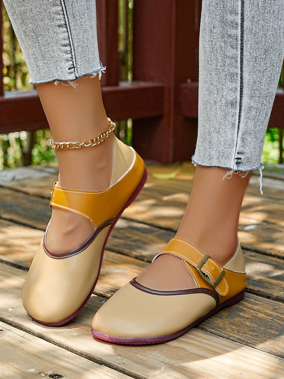 Damen modische Halbschuhe mit dekorativem Riemen und flexibler Sohle R&B