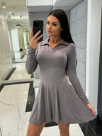 Damen Sportliches Kleid mit Polokragen und schwingendem Rock R&B