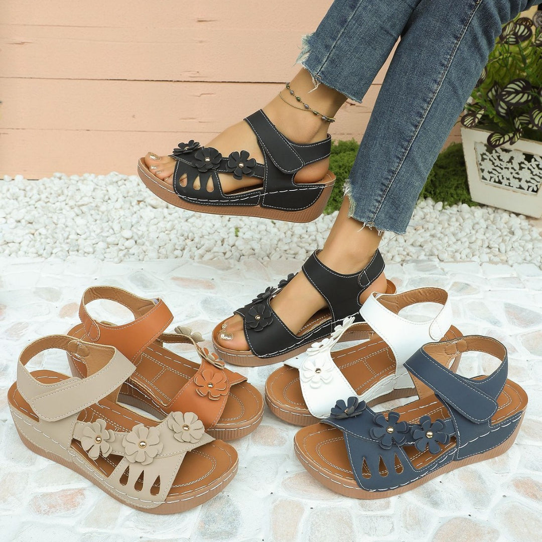 Damen komfortable Riemchen-Sandalen mit dekorativen Blumenapplikationen R&B