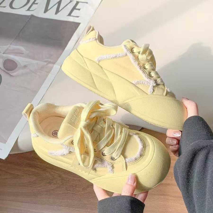 Damen Sportliche Chunky Sneakers mit einzigartigen Design-Elementen R&B