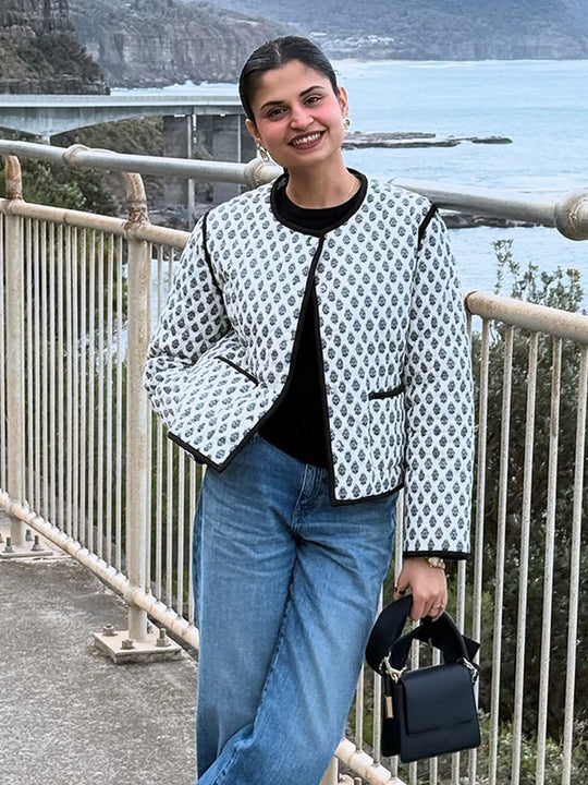 Damen Modische Steppjacke mit kontrastierenden Akzenten R&B