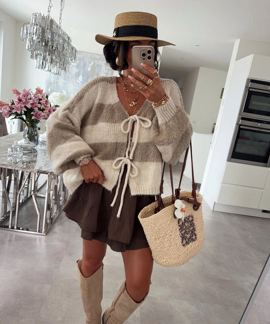 Damen lockere Strickjacke mit breiten Streifen und Bindegürtel R&B