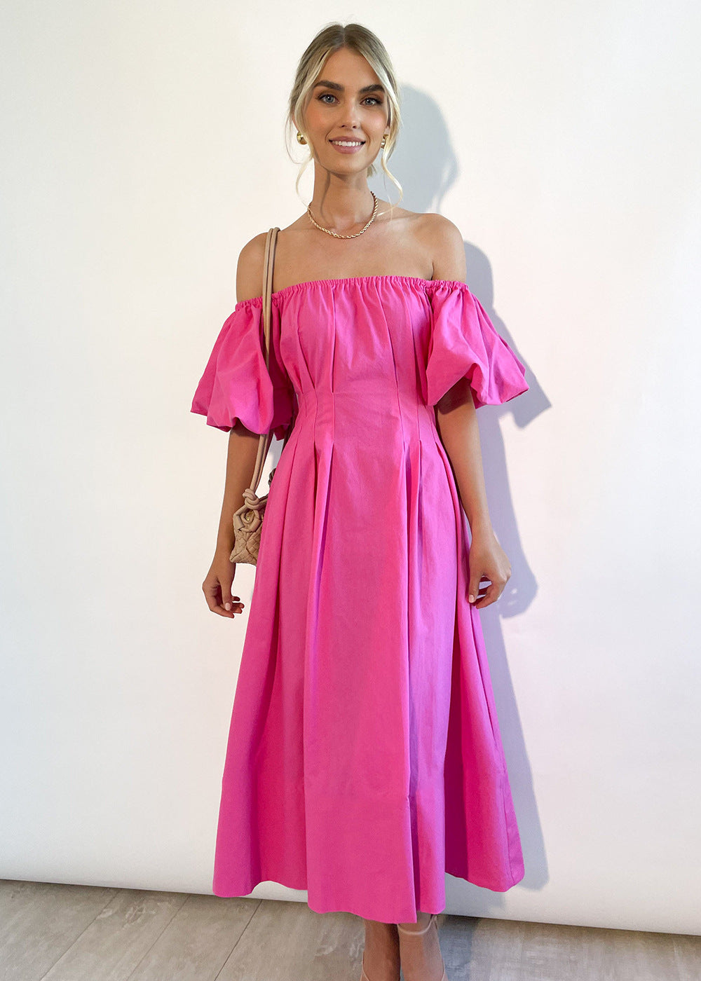 Damen Maxikleid mit schulterfreier Silhouette und voluminösen Ärmeln R&B