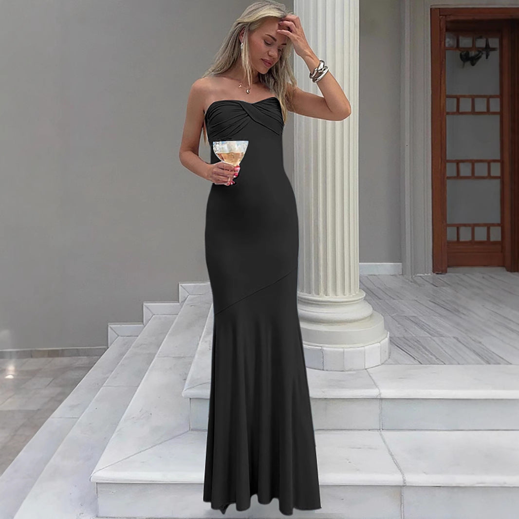 Damen Elegantes Abendkleid mit raffiniertem Cut-Out und fließendem Saum R&B