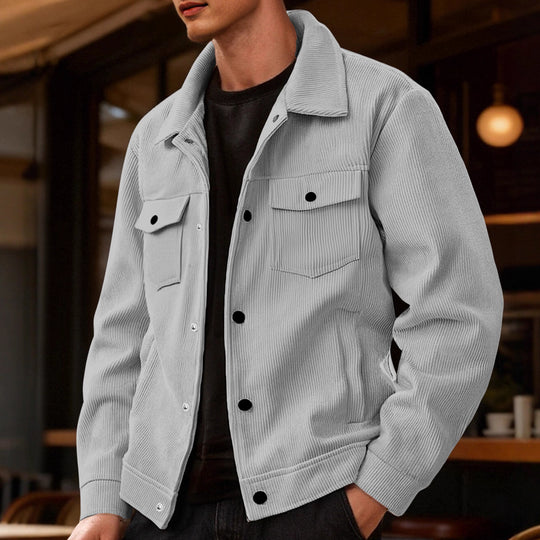 Herren nan Cordjacke im klassischen Arbeiterjacken-Schnitt mit Druckknöpfen und Brusttaschen R&B