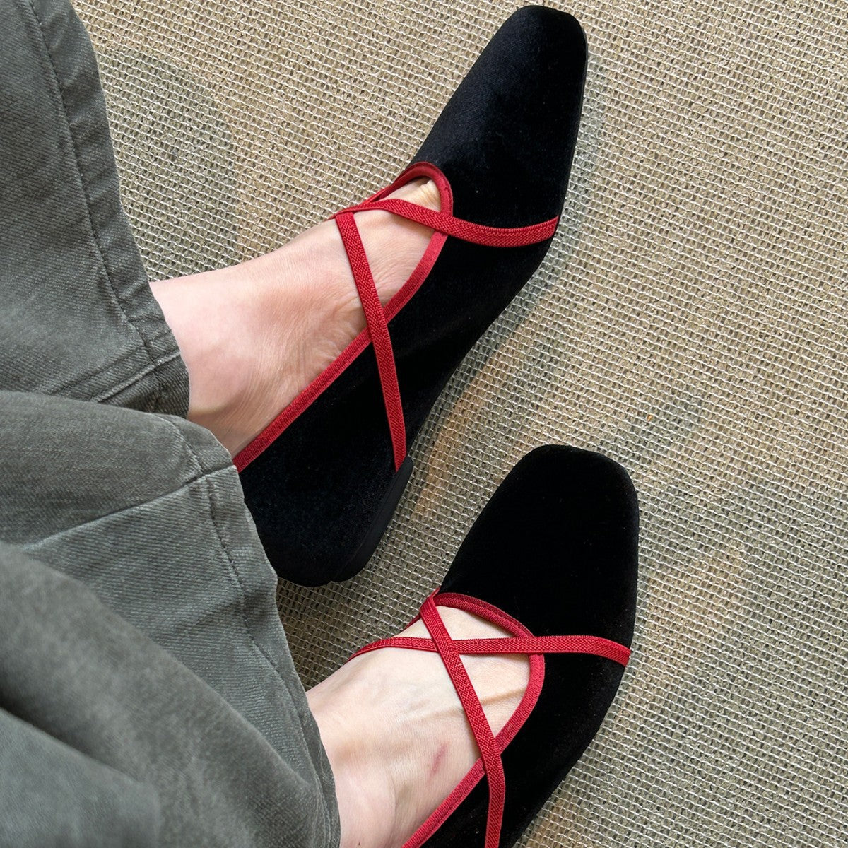 Damen elegante Ballerinas mit gekreuztem Riemchen-Design R&B