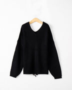 Damen Grobstrick Pullover mit attraktivem V-Ausschnitt und praktischen Kordeldetails