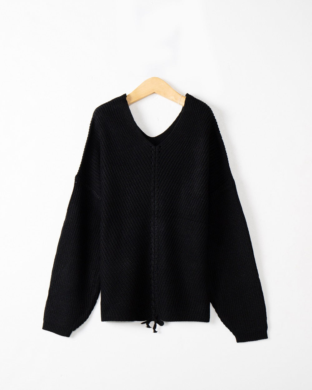 Damen Grobstrick Pullover mit attraktivem V-Ausschnitt und praktischen Kordeldetails