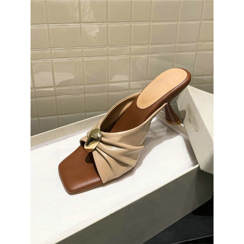 Damen elegantes Mules mit Raffungen und schickem Schmuckdetail R&B