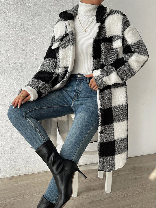 Damen Kuscheljacke aus weichem Plüsch mit kariertem Design R&B