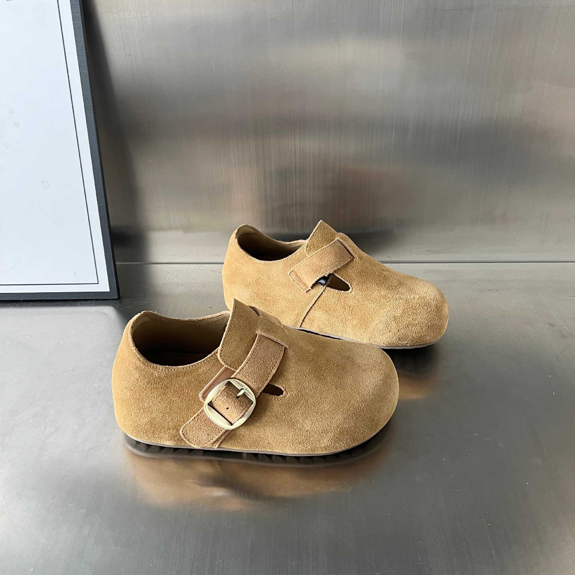 Damen bequeme Wildleder-Clogs mit elegantem Schnallenverschluss R&B