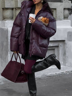 Damen Oversized Daunenjacke mit sichtbarem Steppdesign und hohem Kragen R&B