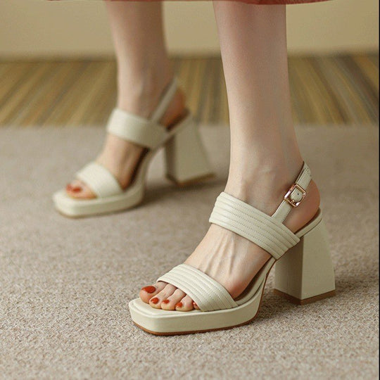 Damen Blockabsatzsandalen mit breiten Riemen und verstellbarem Schließen R&B