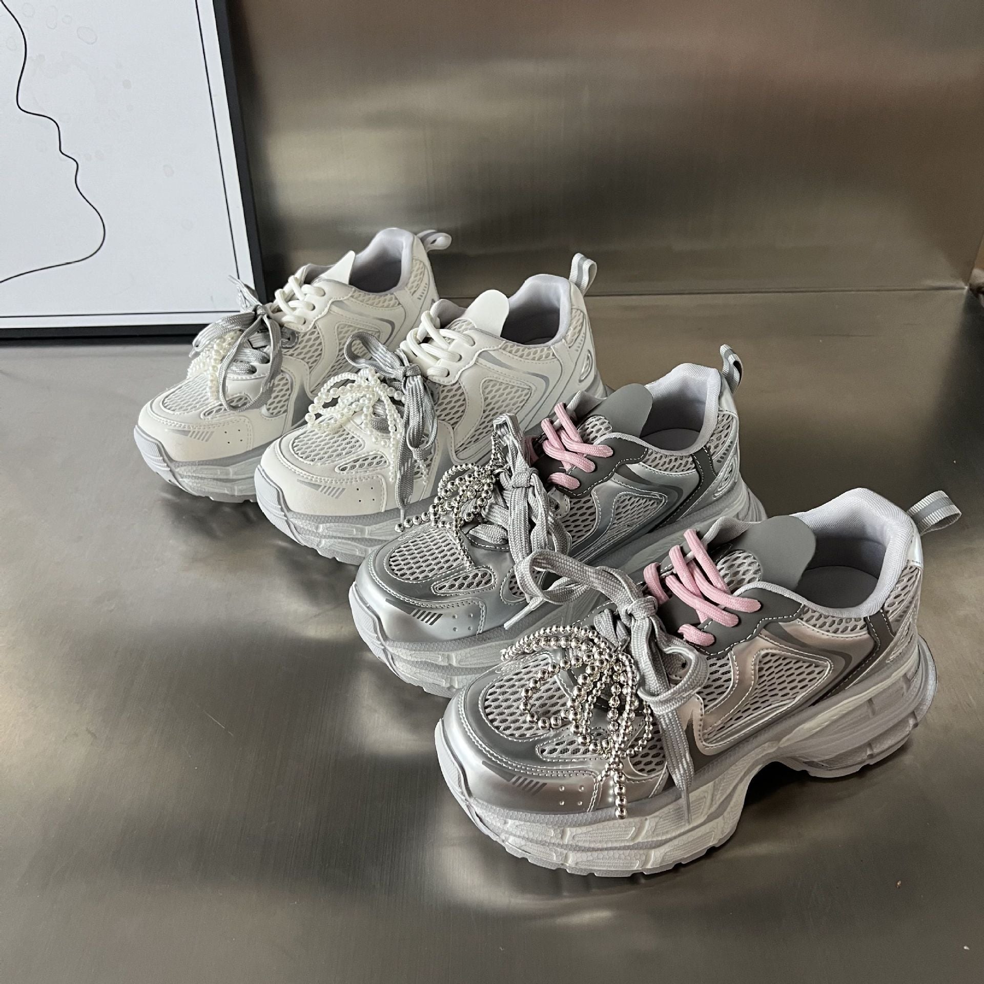 Damen Sportliche Sneakers mit stilvollem Mesh-Design und modischer Perlenverzierung R&B