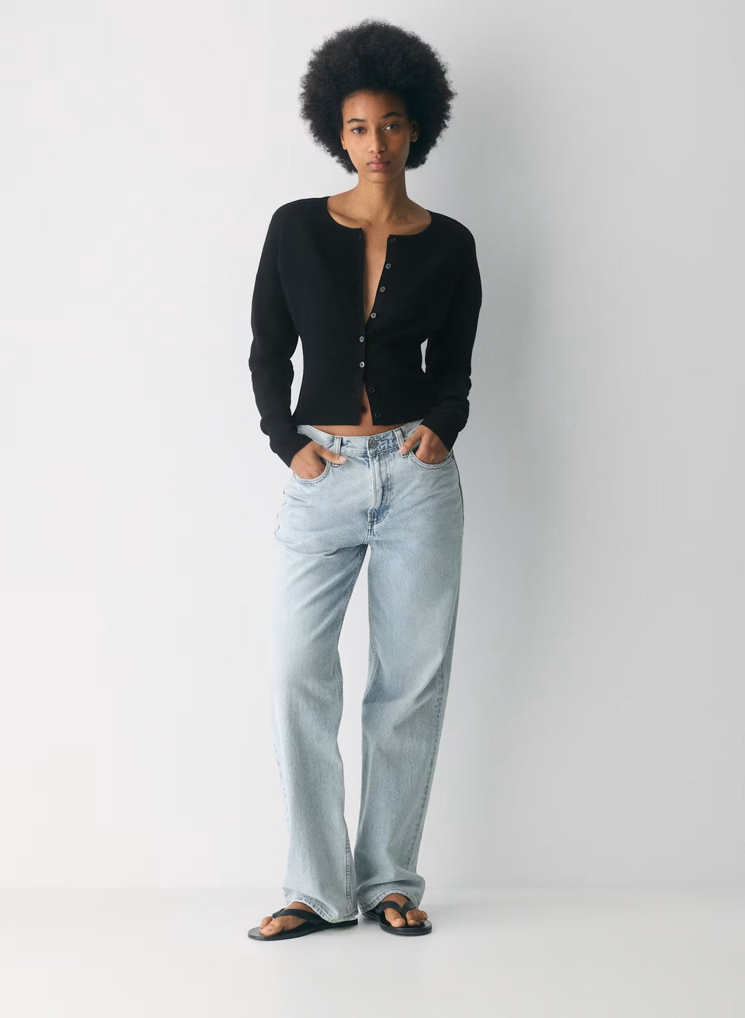 Damen Cropped Strickjacke mit Knopfleiste und Rippstrick R&B