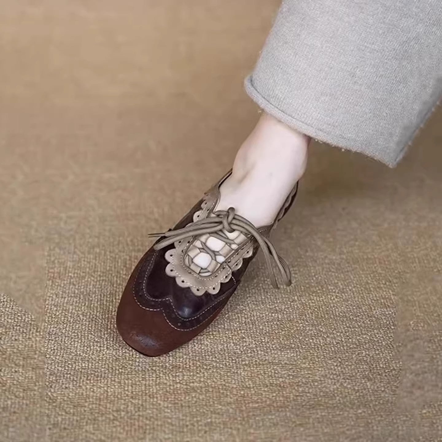 Damen elegante Schnürschuhe mit filigranem Perforationsdesign und komfortablem Futter R&B