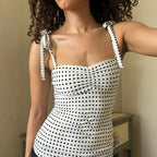 Damen Polka-Dot Top mit zartem Rüschen-Detail und verstellbaren Trägern R&B