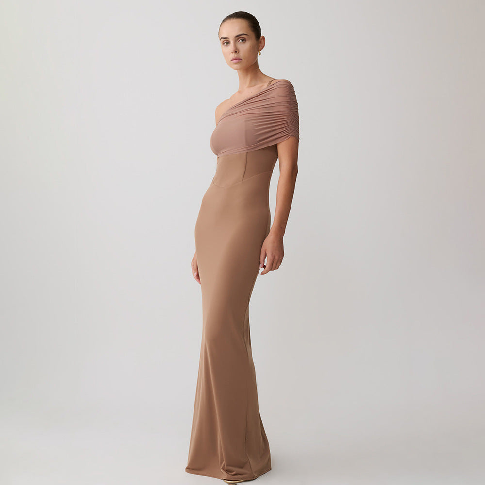 Damen Elegantes und figurbetontes Maxikleid mit einem Schulterdesign und sanften Raffungseffekten R&B