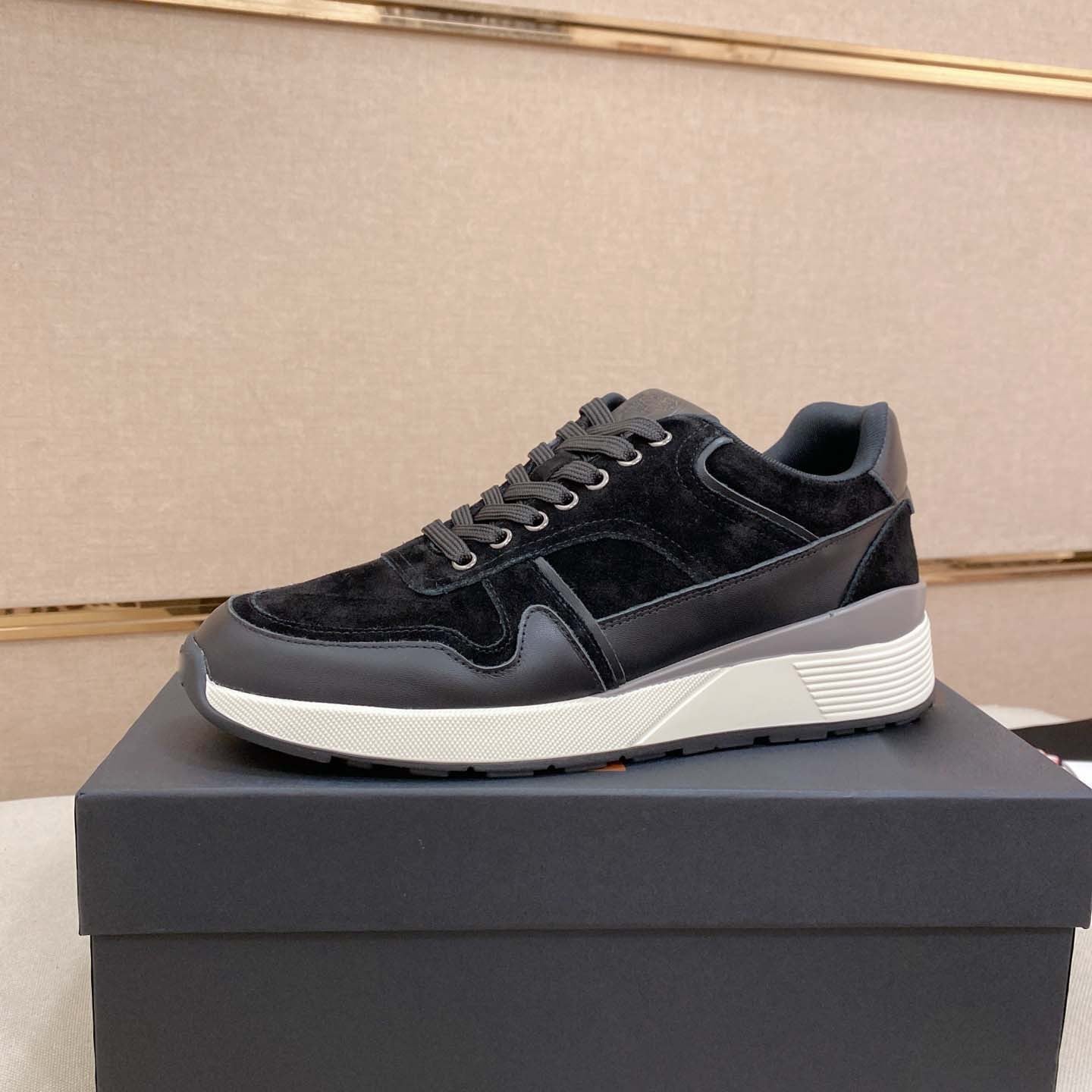 Damen Komfortable Sneaker mit modischem Wildleder-Obermaterial R&B