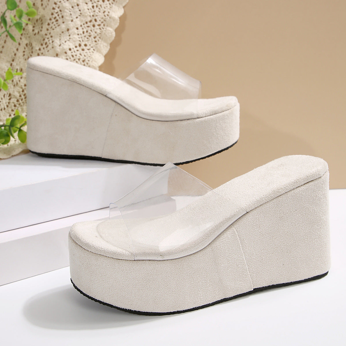 Damen Wedge-Pantoletten mit transparentem Riemendesign und komfortablem Fußbett