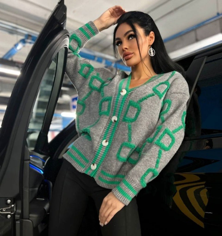 Damen kurz geschnittener Strickcardigan mit geometrischem Muster und Knopfdetails R&B