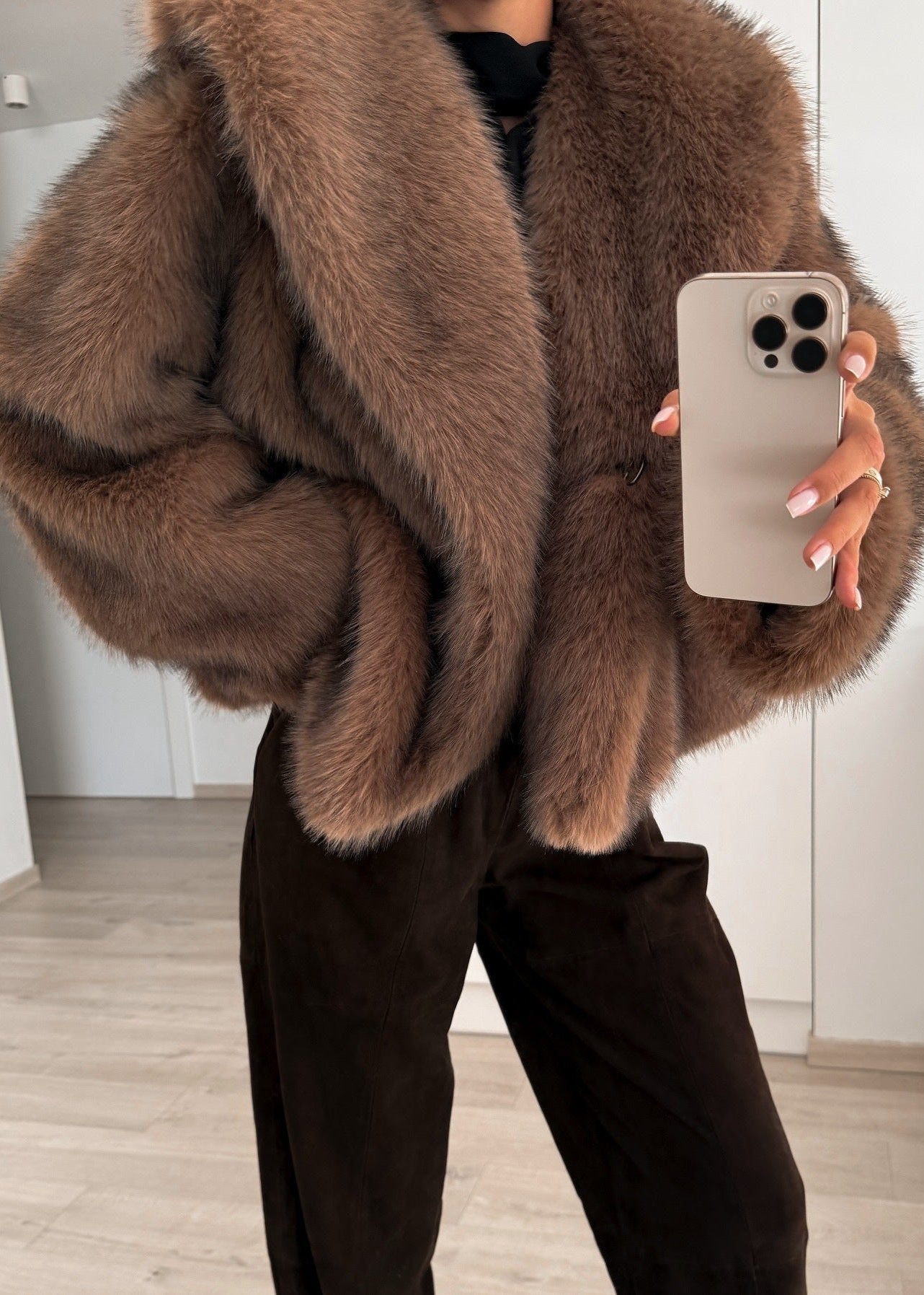 R&B | Eichen-Faux-Fur-Jacke