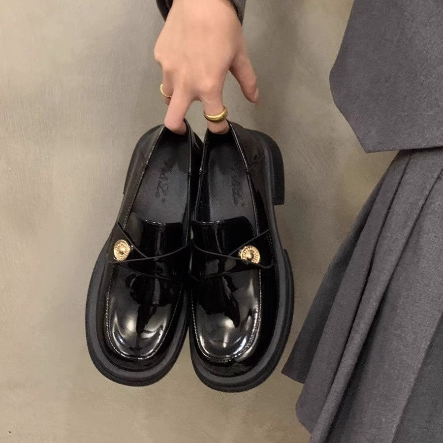 Damen eleganter Lackleder-Mokassin mit trendiger Schnalle R&B