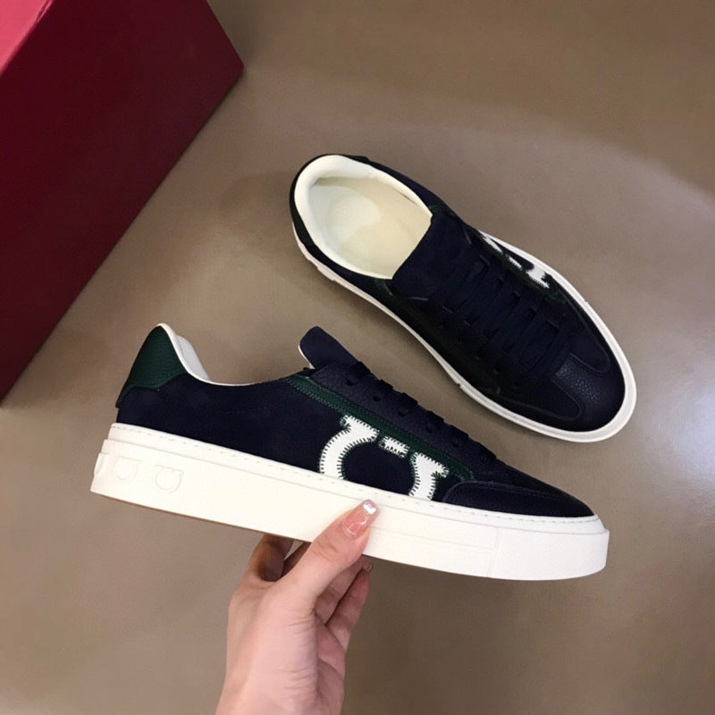 Damen Sportliche Sneakers mit auffälligem Logo-Detail und rutschfester Sohle R&B