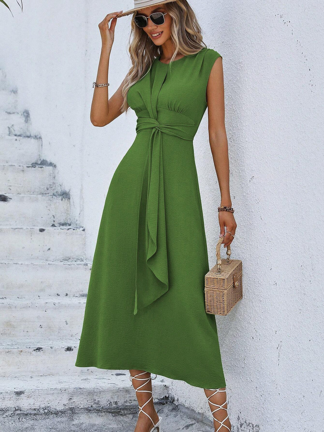 Damen Midikleid mit schlichter Eleganz und Taillengürtel R&B